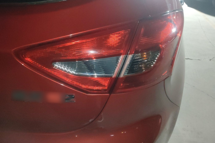 江汽集团 瑞风S2 2015款 1.5L CVT豪华智能型车身外观9