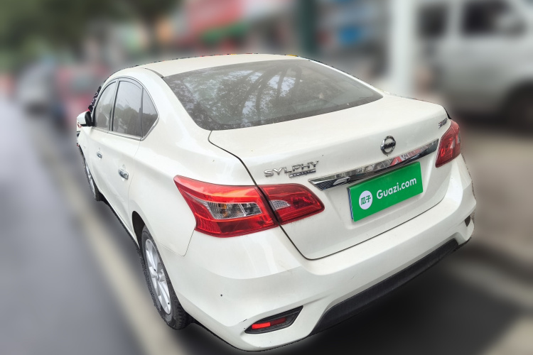 日产 轩逸 2024款 经典 1.6XL CVT豪华版车身外观5