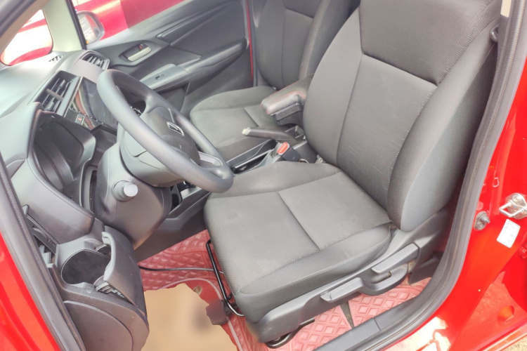 本田 飞度 2018款 1.5L CVT舒适天窗版局部细节19