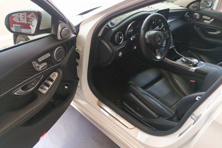 奔驰C级 2017款 改款 C 200 L 运动版中控内饰7003