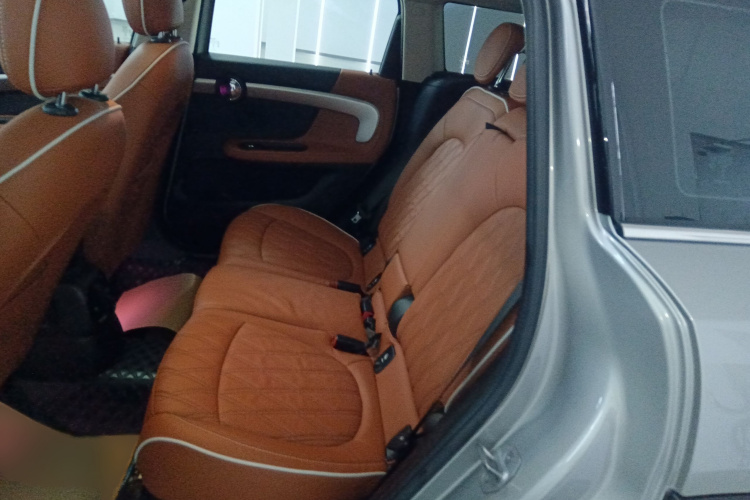 MINI Countryman 2023款 改款 1.5T COOPER ALL4 鉴赏家中控内饰7004