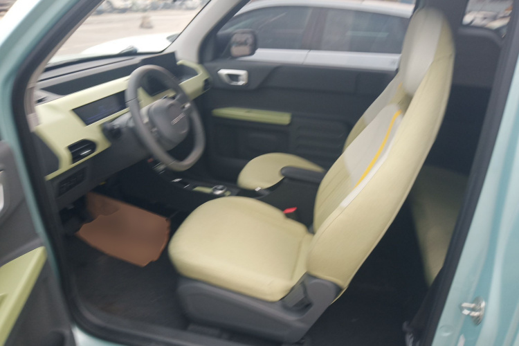 吉利银河 2024款 熊猫mini 200km 耐力熊中控内饰19