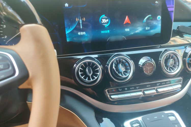 奔驰 威霆 2023款 2.0T 精英版 7座局部细节16