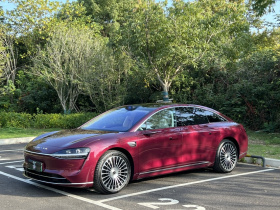 鸿蒙智行 享界S9 2025款 增程 Ultra