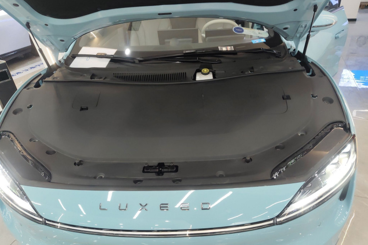 鸿蒙智行 智界S7 2025款 855km Max机舱底盘24