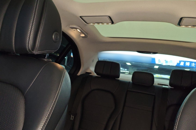 奔驰C级 2017款 C 200 L 运动版局部细节22