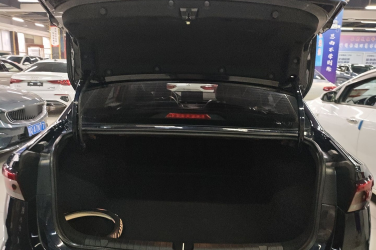 吉利汽车 帝豪 2022款 第4代 1.5L CVT精英型机舱底盘23