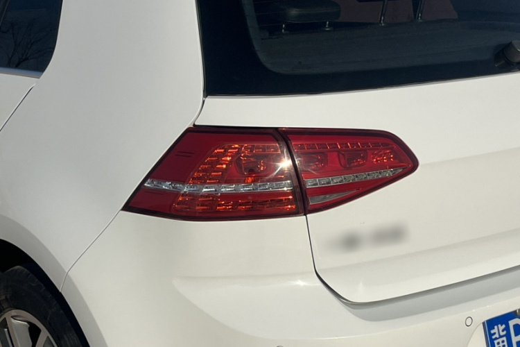 大众 高尔夫 2016款 230TSI 自动豪华型车身外观6010