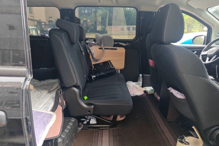 BAW北汽制造 锐胜王牌M7 2023款 1.6L 标轴创富型 7座中控内饰7004