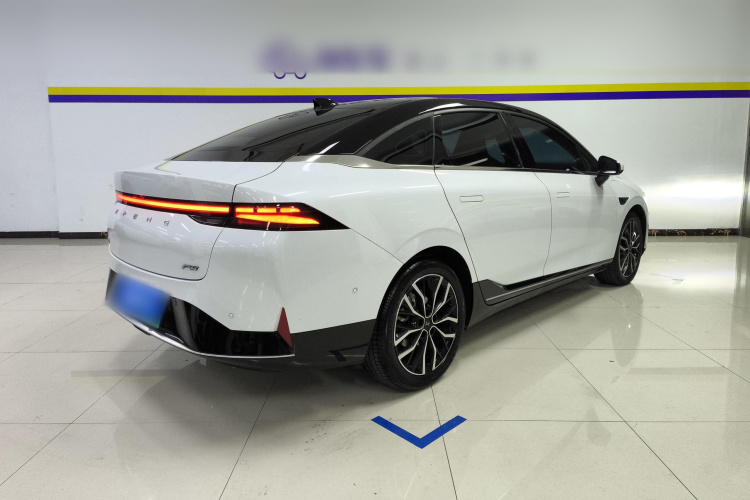 小鹏P5 2021款 550P车身外观7