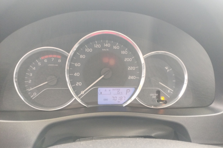 丰田 雷凌 2017款 改款 185T CVT精英版 国VI局部细节14