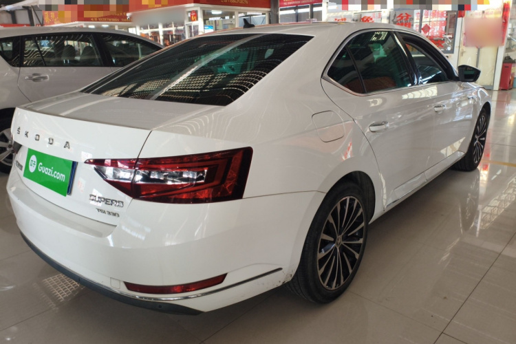 斯柯达 速派 2018款 TSI330 DSG舒适版 国V车身外观6005