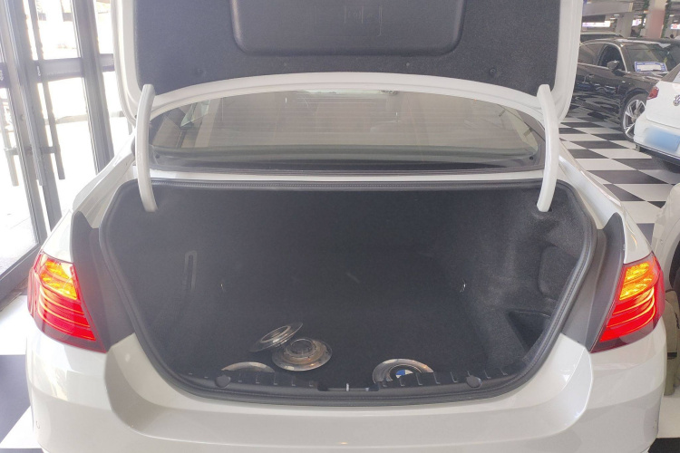 宝马5系 2017款 520Li 典雅型局部细节23