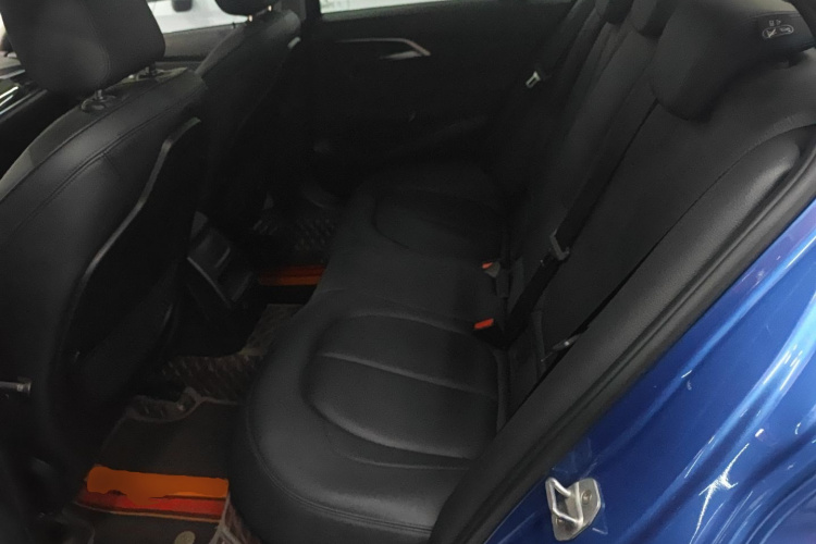 宝马1系 2017款 118i 运动型中控内饰21