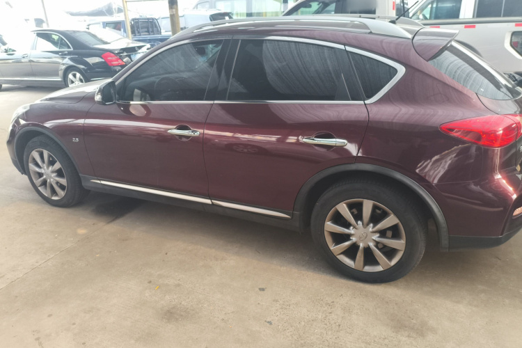 英菲尼迪QX50 2015款 2.5L 悦享版车身外观4