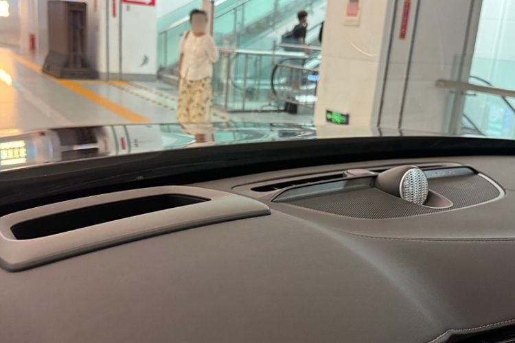 沃尔沃XC90新能源 2025款 改款 T8 智尊豪华版 7座中控内饰7002