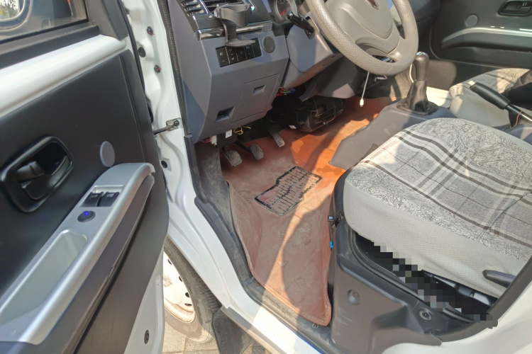 金杯 小海狮X30 2021款 1.5L 财富型客车国VI SWC15M中控内饰20