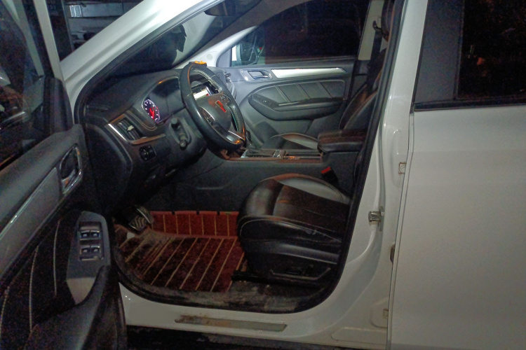 荣威RX5 2016款 20T 两驱自动互联网智享版局部细节19