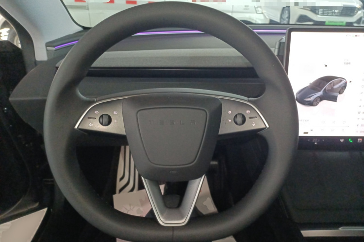 特斯拉 Model 3 2023款 后轮驱动版中控内饰13