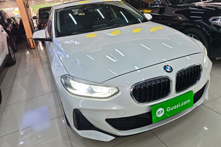 宝马1系 2019款 120i 领先型M运动套装车身外观3