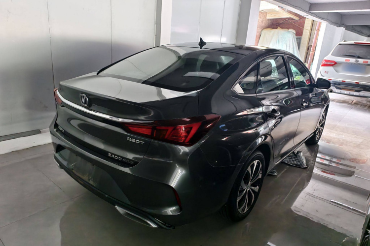 长安 逸动 2021款 PLUS 蓝鲸NE 1.4T GDI DCT旗舰型车身外观6004