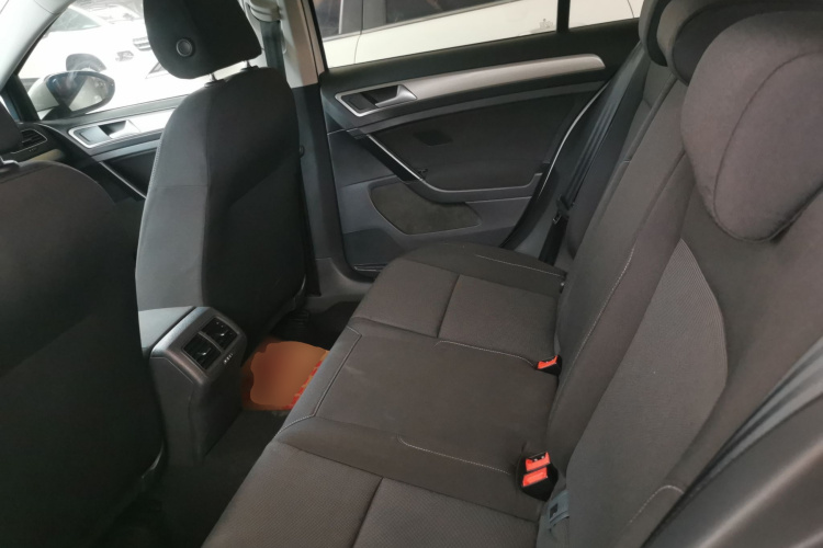 大众 高尔夫 2018款 1.6L 自动时尚型中控内饰21