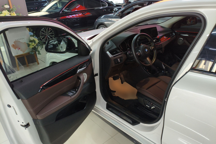 宝马X2 2023款 sDrive25i M运动曜夜版中控内饰20