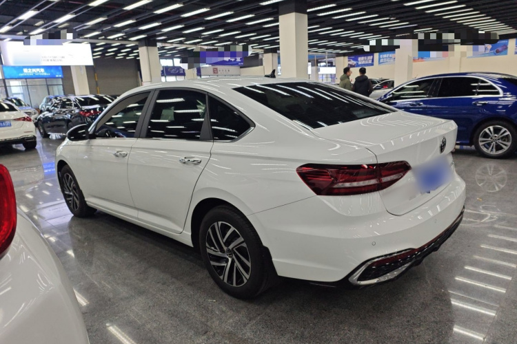 大众 朗逸 2024款 1.5L 自动星空五百万版车身外观4