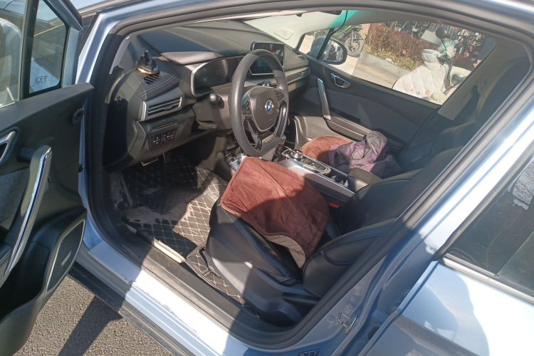 北京汽车 北京EX3 2019款 R600 劲风版中控内饰7003