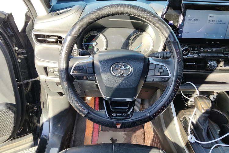 丰田 汉兰达 2023款 2.5L智能电混双擎四驱尊贵版 7座中控内饰13