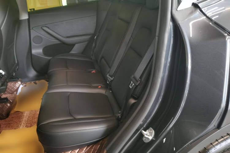 特斯拉 Model Y 2024款 后轮驱动版中控内饰21
