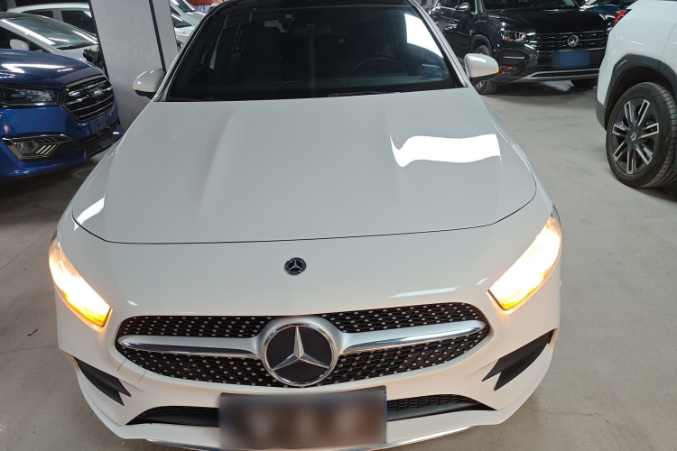 奔驰A级 2022款 改款 A 180 L 运动轿车车身外观6001