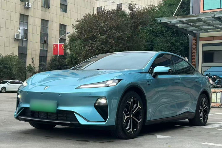 深蓝汽车 深蓝L07 2024款 230Max乾崑智驾ADS SE增程版车身外观1