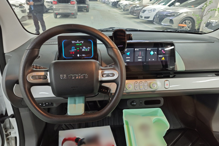 长安启源 长安Lumin 2023款 205km 香沁款中控内饰7002