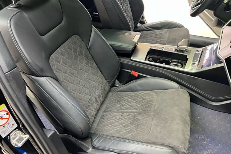 奥迪A6L 2021款 55 TFSI quattro 尊享动感型中控内饰7009