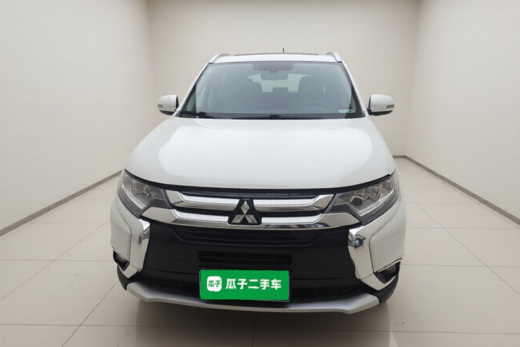 三菱 欧蓝德 2018款 2.4L 四驱豪华版 7座车身外观2