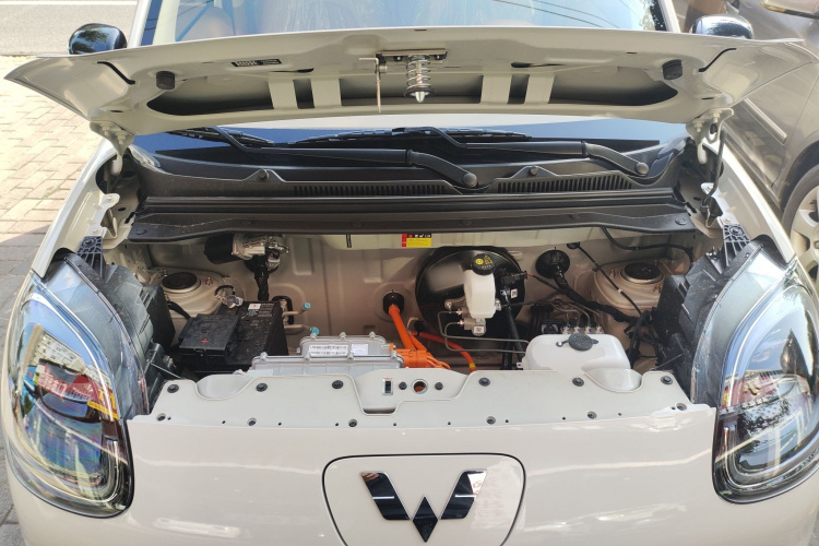 五菱汽车 宏光MINIEV 2025款 四门版 臻享+款机舱底盘24