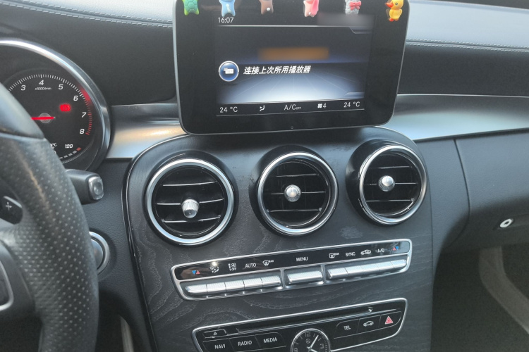 奔驰C级 2017款 改款 C 180 L 时尚型运动版局部细节16