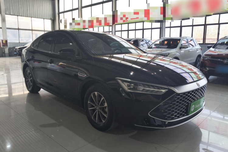 比亚迪 秦PLUS 2023款 冠军版 DM-i 55KM领先型车身外观3