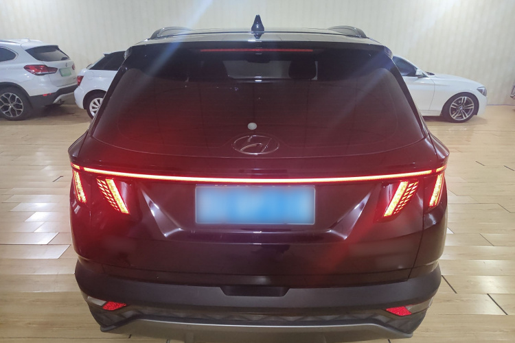 现代 2023款 途胜L 1.5T 自动两驱DLX豪华版车身外观6