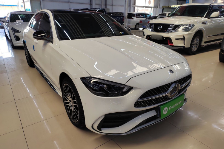 奔驰C级 2024款 改款 C 260 L 运动版车身外观3