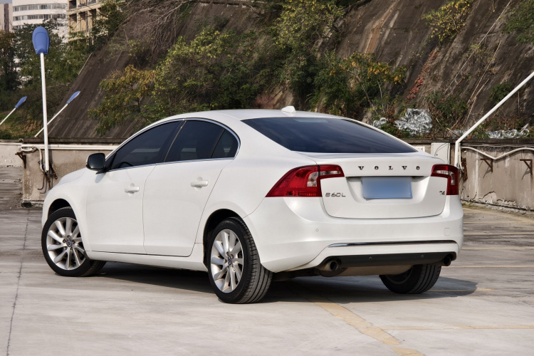 沃尔沃S60 2017款 S60L T4 智远版车身外观6002