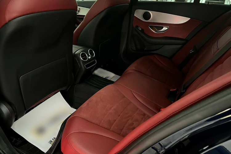 奔驰C级 2019款 C 260 运动版中控内饰7004