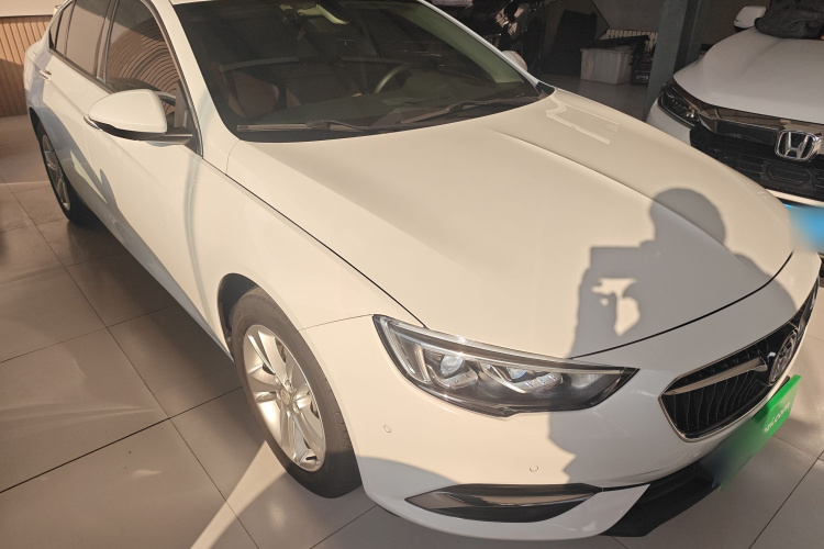 别克 君威 2019款 改款 20T 豪华型 国VI车身外观3