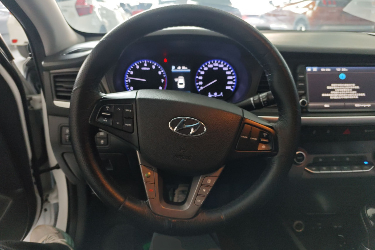 现代 名图 2017款 1.8L 自动尊贵型DLX 国V局部细节13