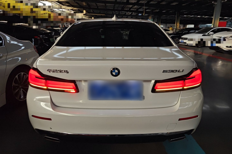 宝马5系 2022款 改款 530Li 领先型 豪华套装车身外观6