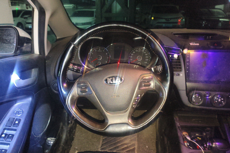 起亚K3 2015款 1.6L 自动GLS局部细节13