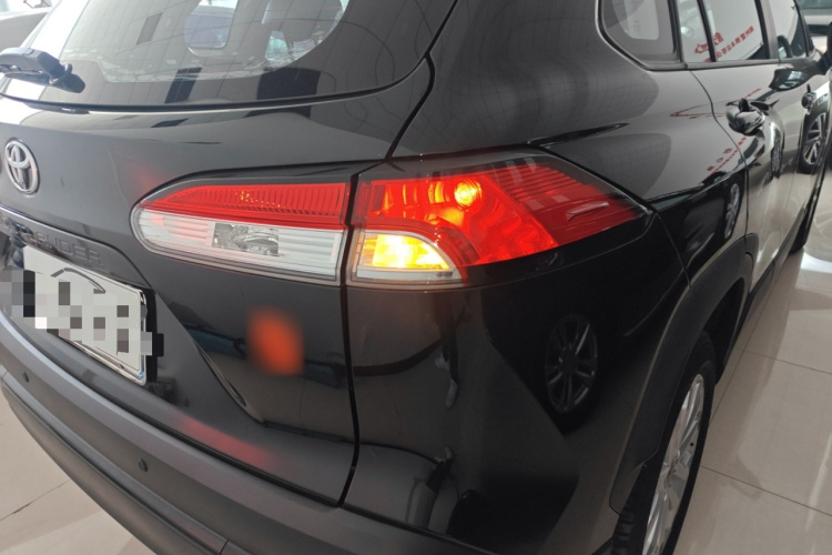 丰田 锋兰达 2022款 2.0L CVT领先版车身外观9