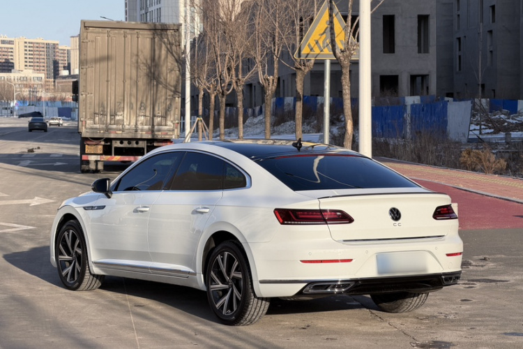 一汽-大众CC 2023款 330TSI 炫目版车身外观6003