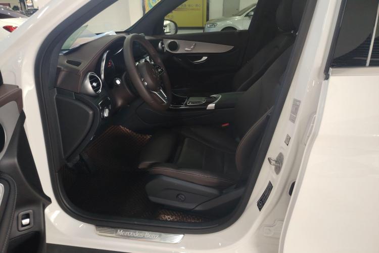 奔驰GLC 2020款 GLC 260 L 4MATIC 动感型中控内饰19